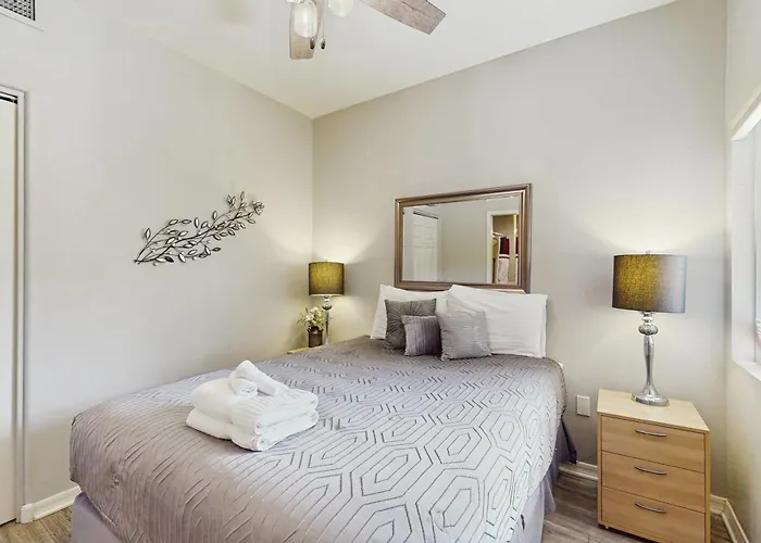 Superstition Springs Holiday home *